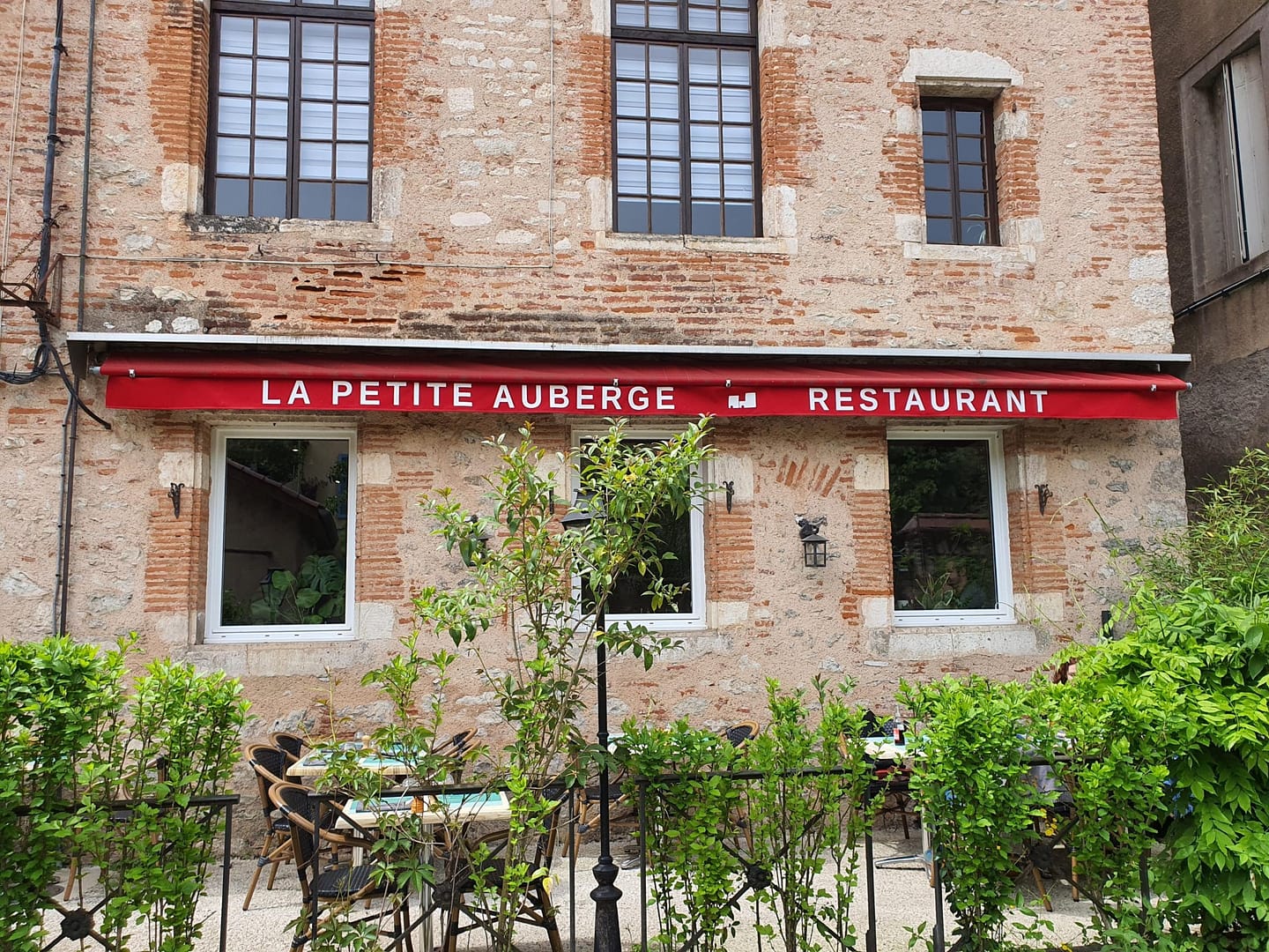 IMAGE LA PETITE AUBERGE RESTAURANT